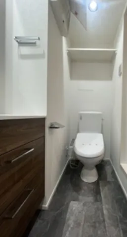 Agresio Shinagawa Oi - Interior - ["Flooring", "Toilet seat", "Floor"]
