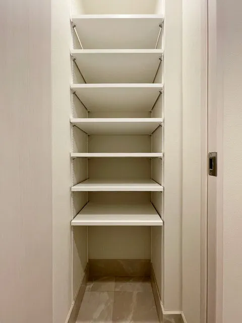 Ichigayadaimachizaka Front - Interior - ["Shelving", "Wood", "Shelf"]