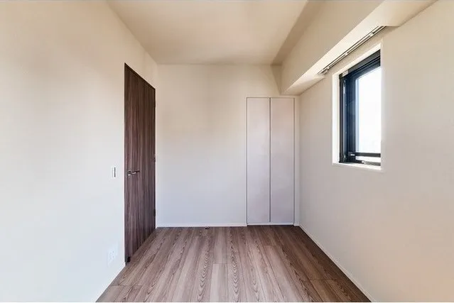 Lefon Progres Akabane Marks - Interior - ["Wall", "Flooring", "Floor"]