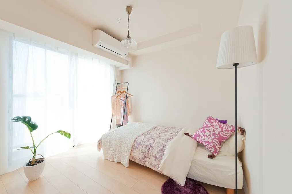 Residia Kamata V - Interior - ["Room", "Bed", "Interior design"]