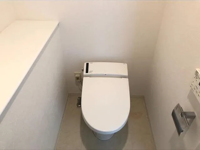 Elstanza Shirokanedai - Interior - ["Toilet seat", "Toilet", "Plumbing fixture"]