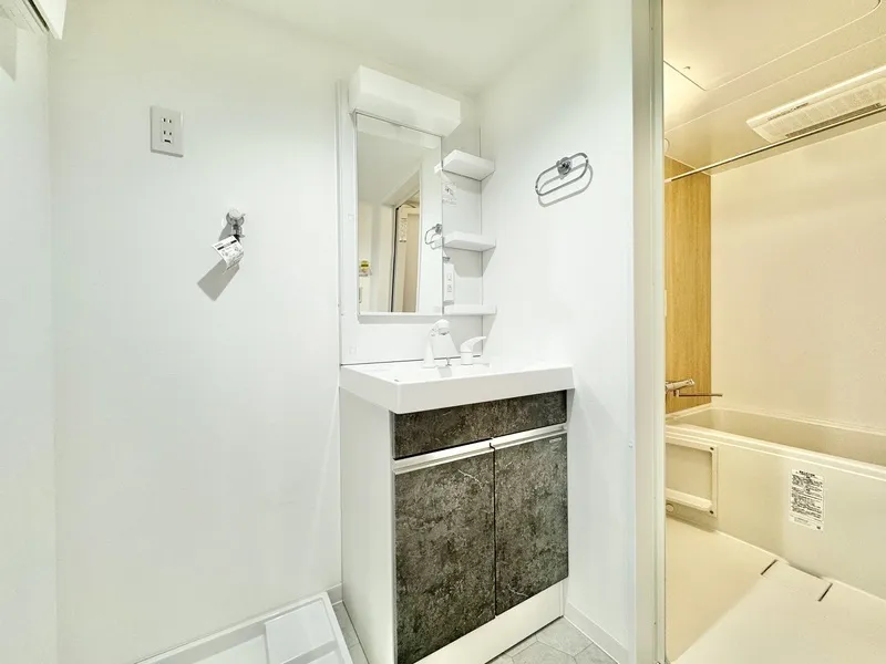 PREAS OHMORI - Interior - ["Plumbing fixture", "Flooring", "Floor"]