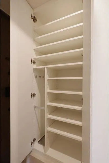 Comforia Oshima DEUX - Interior - ["Furniture", "Shelf", "Fixture"]