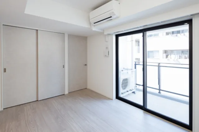 VIERA Court Nihonbashi Hisamatsucho - Interior - ["Window", "Fixture", "Door"]