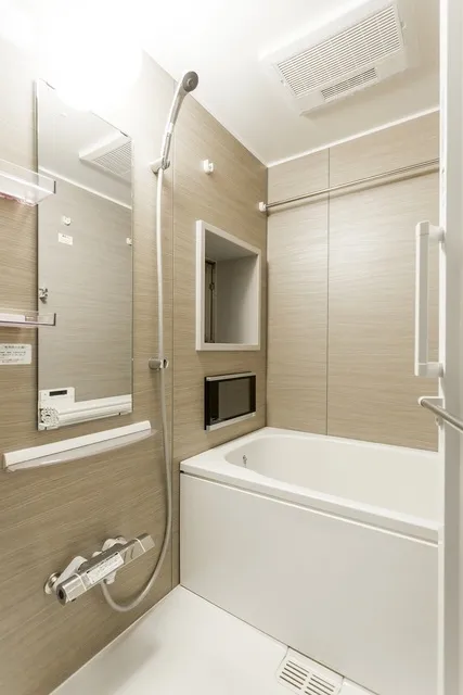 Plage Liu Oshiage - Interior - ["Property", "Building", "Plumbing fixture"]