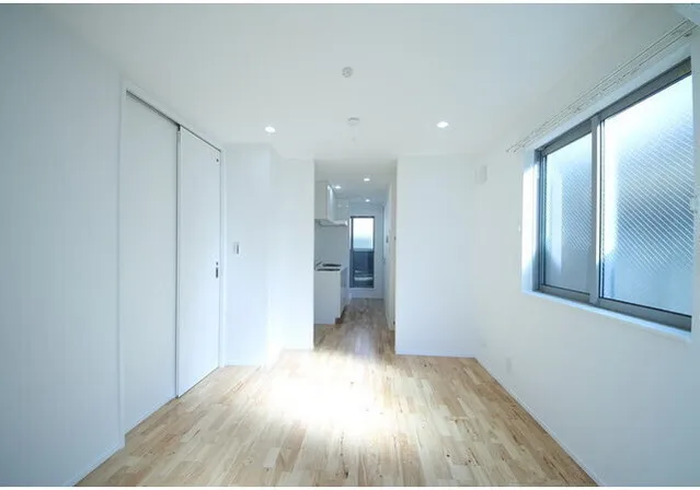 Sasazuka Flats - Interior - ["Building", "Window", "Fixture"]