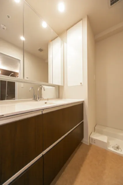 Merukumaru Keio Sasazuka Residence - Interior - ["Cabinetry", "Tap", "Building"]