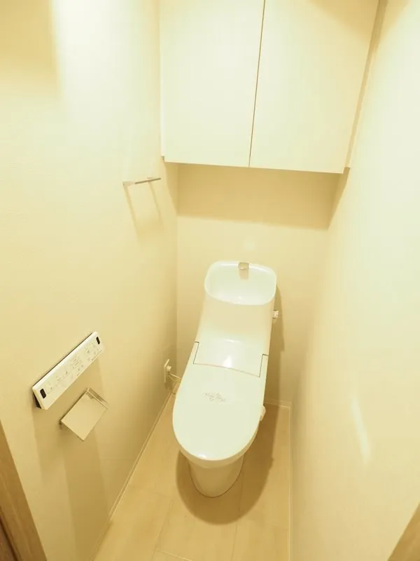 CREVIA RXE Nippori - Interior - ["Plumbing fixture", "Toilet seat", "Toilet"]