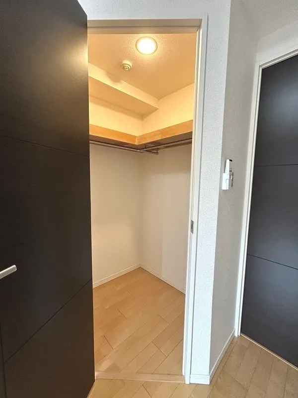 Esty Maison Oshima - Interior - ["Flooring", "Floor", "Wall"]