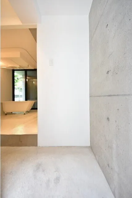 Square Court Waseda - Interior - ["Wall", "Flooring", "White"]