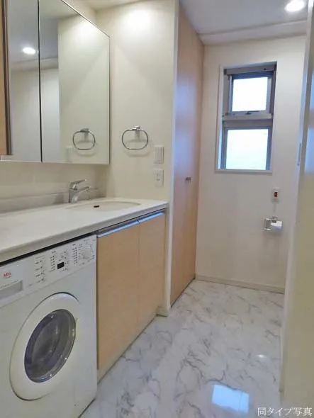 New City Apartments Shiba Park - Interior - ["Property", "Room", "Laundry room"]