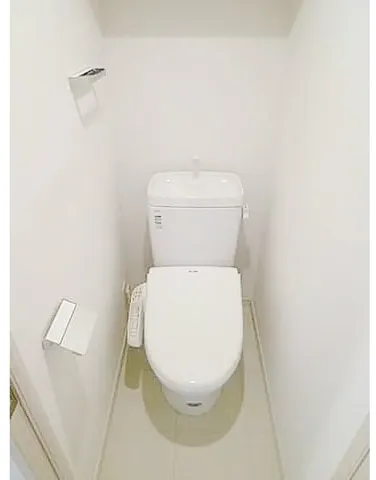 Galicia Ekoda - Interior - ["Toilet seat", "Toilet", "Plumbing fixture"]