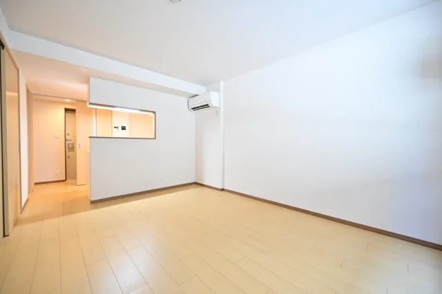 CENTRAL GARDEN RESIDENCE TOKYO - Interior - ["Flooring", "Floor", "Ceiling"]
