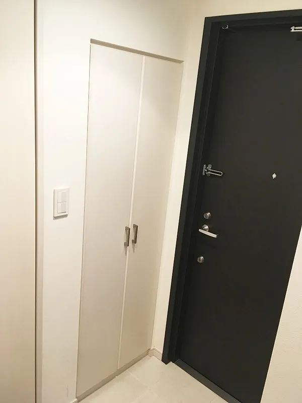 Esty Maison Togoshi - Interior - ["Wood", "Flooring", "Door"]