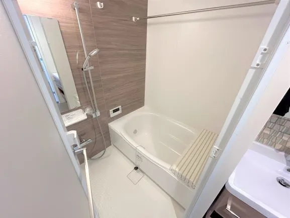 Serenite Fran Shin-Osaka - Interior - ["Plumbing fixture", "Flooring", "Floor"]