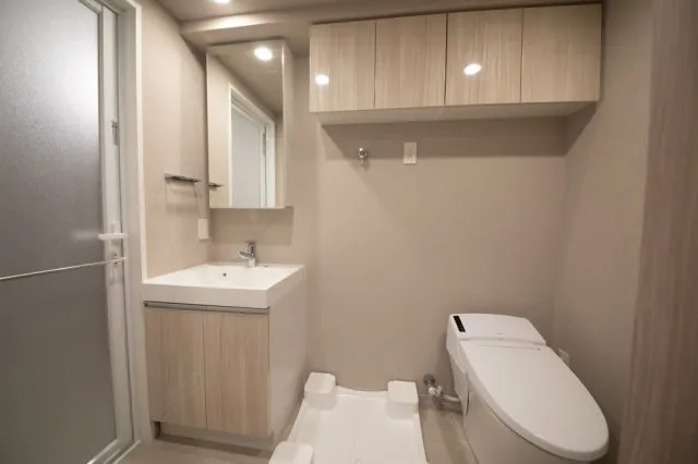 Proud Flat Tsukishima Avenue - Interior - ["Flooring", "Floor", "Plumbing fixture"]
