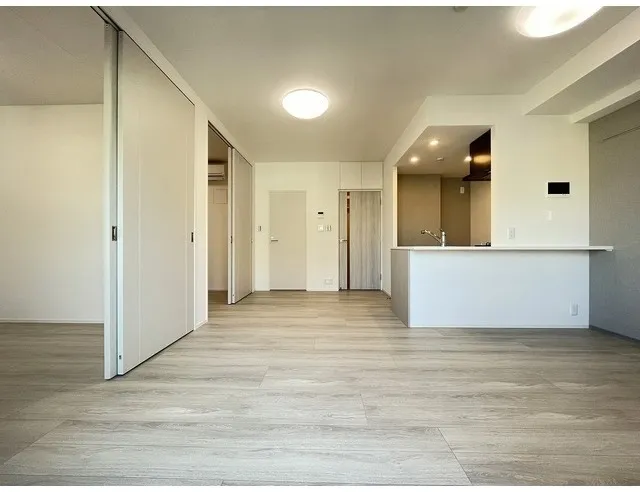 Comforia Nakakasai - Interior - ["Flooring", "Floor", "Wood"]