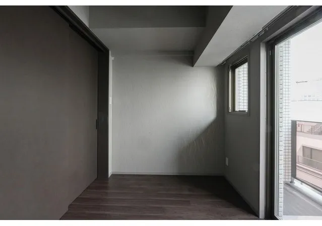 Lien Gotenyama - Interior - ["Building", "Window", "Fixture"]