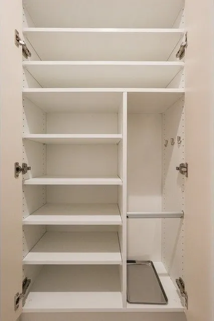Comforia Liv Bunkyo Gokokuji - Interior - ["Cupboard", "Shelving", "Shelf"]