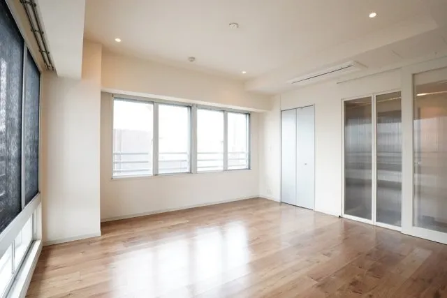 Axia Ikebukuro - Interior - ["Flooring", "Wood flooring", "Floor"]