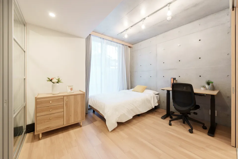 Hmlet Gakugei Daigaku - Interior - ["Furniture", "Wood flooring", "Flooring"]