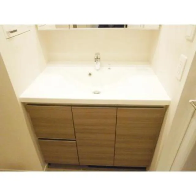 Park Axis Kiba - Interior - ["Brown", "Tap", "Cabinetry"]