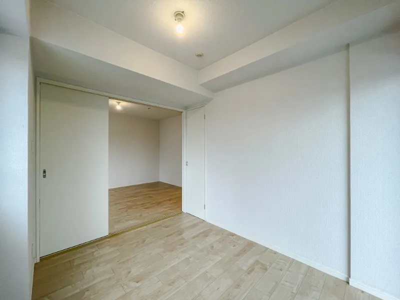 Castalia Hatsudai - Interior - ["Flooring", "Floor", "Wall"]