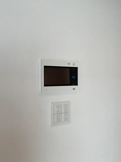 BPR Residence Otorii - Interior - ["Rectangle", "Machine", "Display device"]