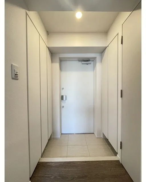 Comforia Nakakasai - Interior - ["Flooring", "Floor", "Wood"]