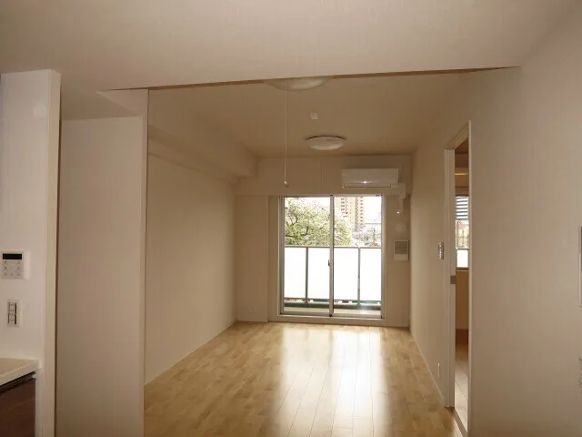 BLESS Kamiikebukuro - Interior - ["Flooring", "Floor", "Wall"]