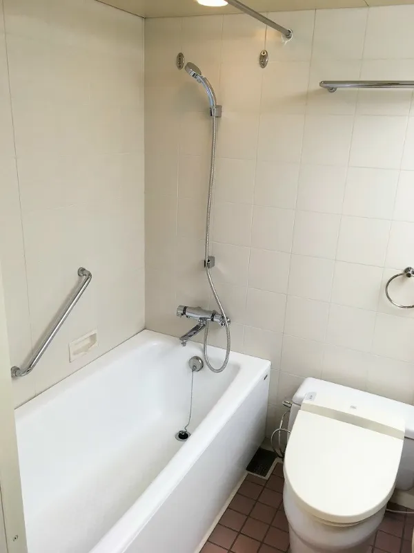 Taishido East - Interior - ["Plumbing fixture", "Bathtub", "Shower head"]