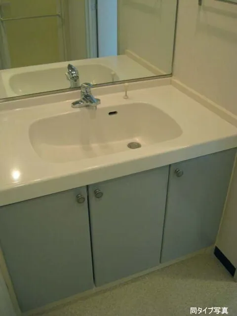 Comforia Oyama - Interior - ["Brown", "Tap", "Sink"]
