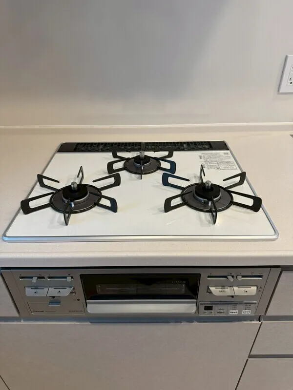 Lumiec Kinshicho - Interior - ["Kitchen stove", "Major appliance", "Electronic device"]