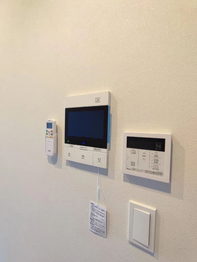Cross Residence Takadanobaba - Interior - ["Gadget", "Computer monitor accessory", "Machine"]