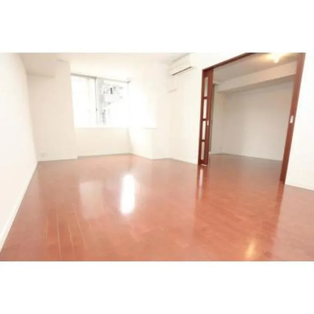 Park Axis Nihombashi Stage - Interior - ["Window", "Fixture", "Wood"]