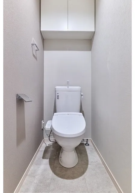 Gran Casa Hikifune II - Interior - ["Toilet seat", "Toilet", "Bathroom"]