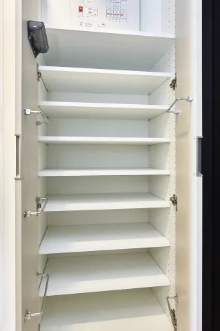 PROUD FLAT Kiyosumi Doori - Interior - ["Shelving", "Shelf", "Cupboard"]