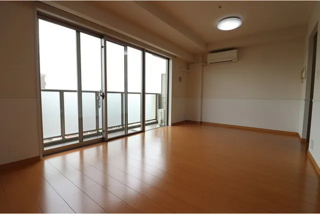 Comforia Mishuku - Interior - ["Hall", "Fixture", "Window"]