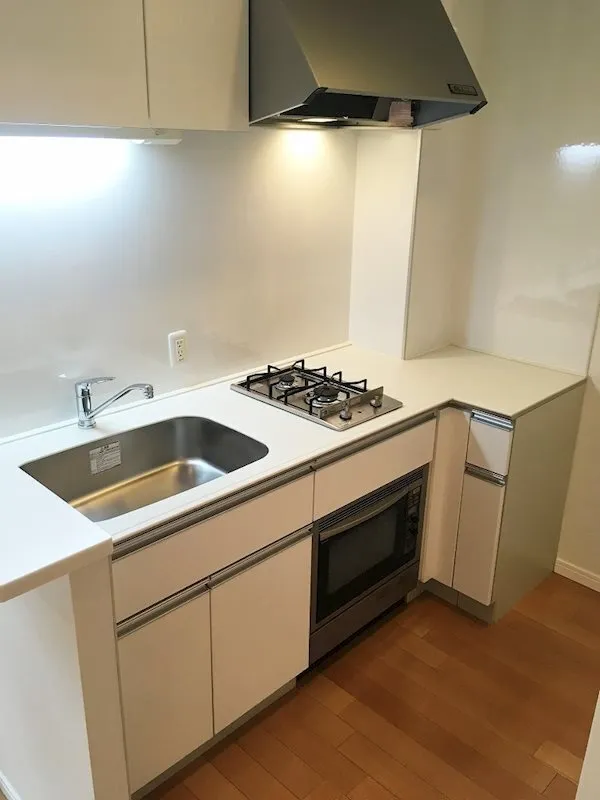 Minamiazabu West - Interior - ["Kitchen sink", "Tap", "Sink"]