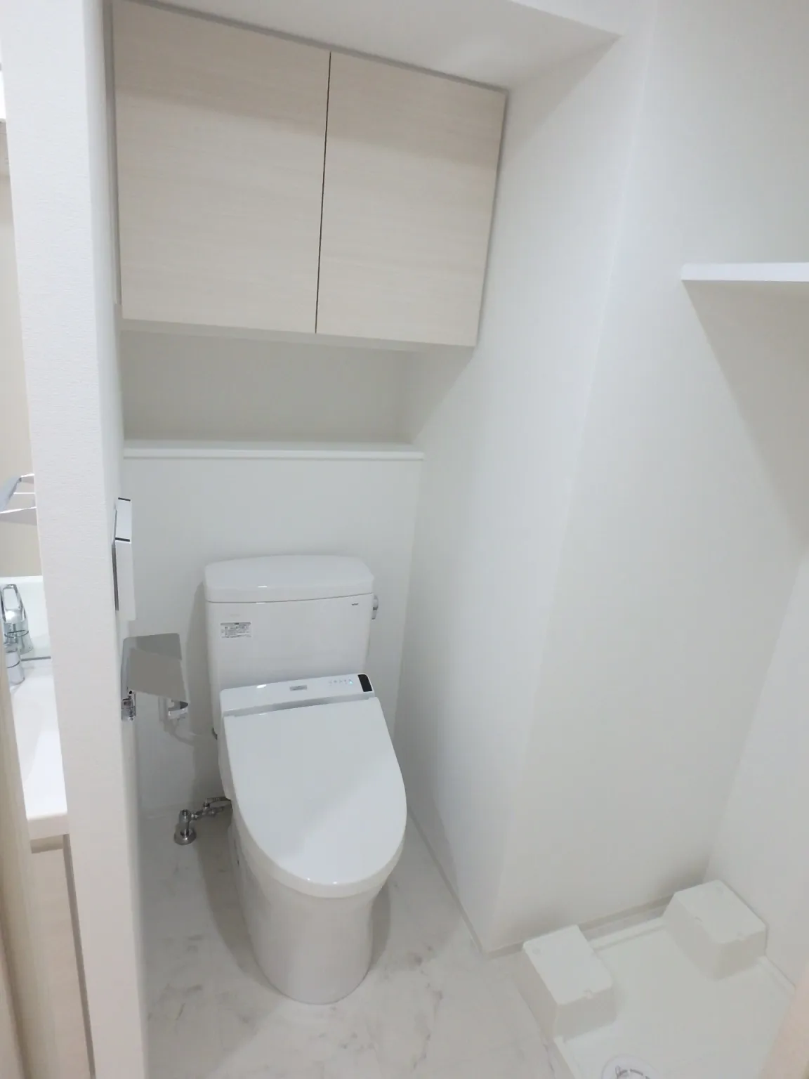 Orchid Residence Ueno - Interior - ["Toilet seat", "Plumbing fixture", "Flooring"]