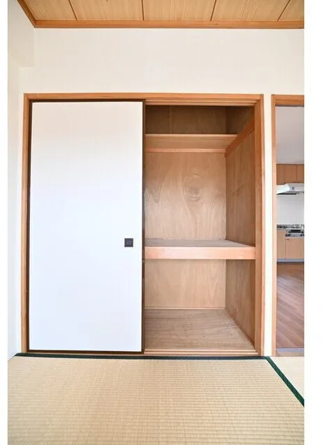 Seeds Residence Eifukucho Palace - Interior - ["Wood", "Flooring", "Floor"]