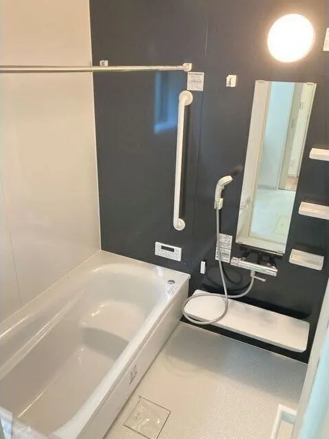 Kolet Takane Housing #02 - Interior - ["Plumbing fixture", "Flooring", "Bathroom"]