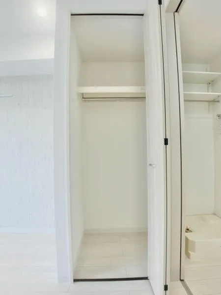 KOMFORTA Shin-Nakano - Interior - ["Wall", "Flooring", "Wood"]