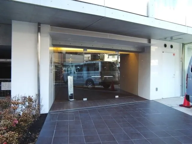 Selfista Shibuya - Exterior - ["Automotive Exterior", "Luxury vehicle", "Parking"]