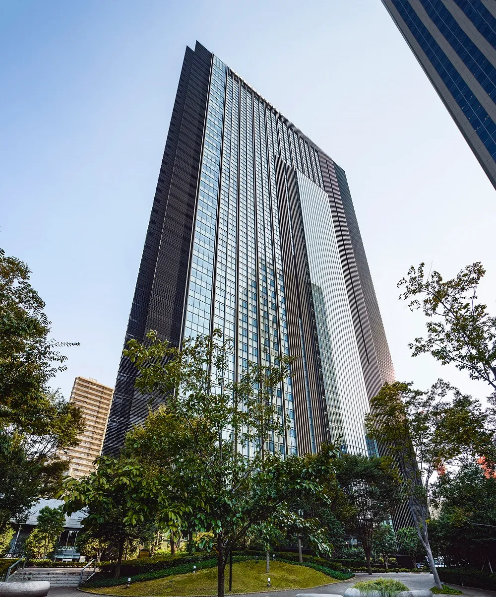 La Tour Shinjuku Grand - Exterior - ["Building", "Skyscraper", "Plant"]