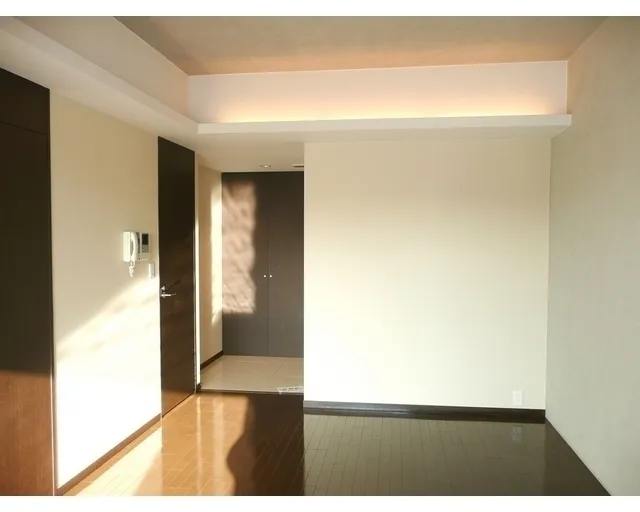 Comforia Minami Aoyama - Interior - ["Property", "Room", "Ceiling"]