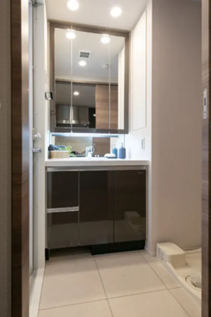 Open Residencia Yoyogi - Interior - ["Furniture", "Property", "Building"]