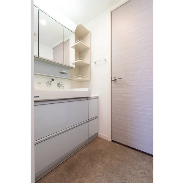 Orchid Residence Shinagawa - Interior - ["Cabinetry", "Building", "Handle"]