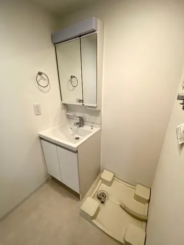 Prime Urban Ichigaya Nakanocho - Interior - ["Plumbing fixture", "Flooring", "Floor"]