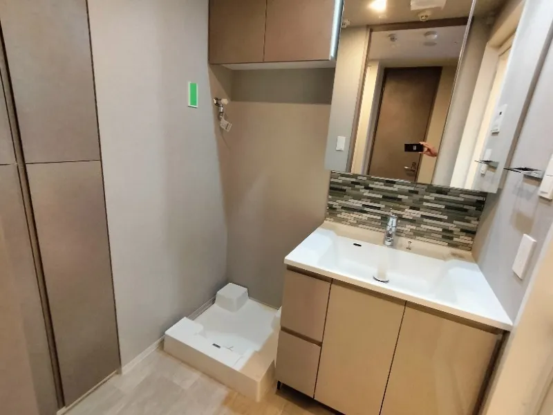 Season Flats Shin-Okachimachi East - Interior - ["Flooring", "Floor", "Bathroom cabinet"]